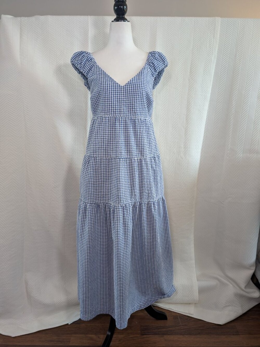 Old Navy Fit & Flare Tiered Seersucker Maxi Dress Blue & White Gingham Small